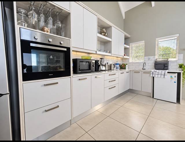 3 BEDROOM FREEHOLD FOR SALE IN BRITANNIA BEACH ESTATE